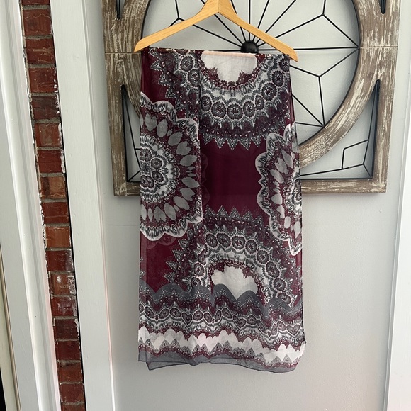 Scarf - Picture 7 of 8